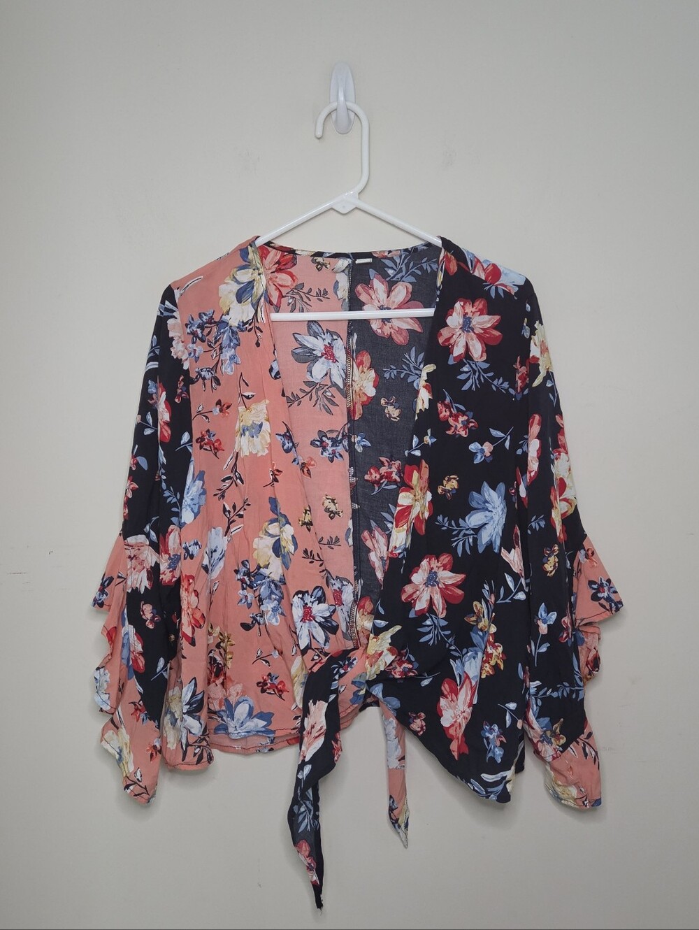 Women's Cato Floral Print Tie Front Short Kimono Layering Piece Sz 14/16 W